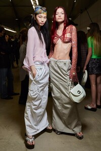 backstage-defile-coperni-printemps-ete-2022-paris-coulisses-85.thumb.jpg.fb244482eb0e69b12daed619348a1e88.jpg