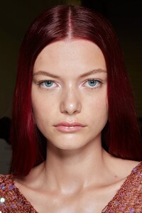 backstage-defile-coperni-printemps-ete-2022-paris-coulisses-9.thumb.jpg.4de2f3e9488bee1a7473d68e91676bfc.jpg