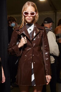 backstage-defile-courreges-printemps-ete-2022-paris-coulisses-29.thumb.jpg.50f1c1fb75a37a7c026c48755ba2ef9d.jpg