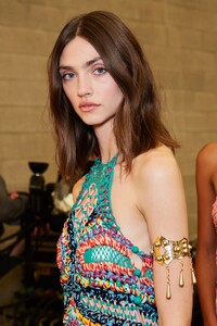 backstage-defile-etro-printemps-ete-2022-milan-coulisses-143.thumb.jpg.e7f85da18278c93328fb21dc3202bbc4.jpg