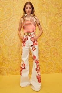 backstage-defile-etro-printemps-ete-2022-milan-coulisses-64.thumb.jpg.756e0d4cf96c513b21b11afabbcb0986.jpg