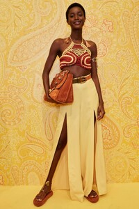 backstage-defile-etro-printemps-ete-2022-milan-coulisses-68.thumb.jpg.942495fd4b332da58375d54982952fbc.jpg