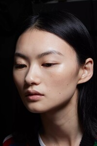 backstage-defile-givenchy-printemps-ete-2022-paris-coulisses-24.thumb.jpg.00257c4e1b76d4b40d2c271ef347292d.jpg