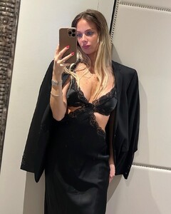 barzomer_329729095_888240012396051_1119371745880314550_n.jpg