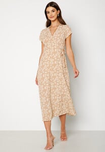 bubbleroom-caylee-long-dress-light-nougat-patterned_8.thumb.jpg.51583ff3d4bb1bbb8c4d38d859a0f22f.jpg