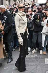 caroline-daur-arriving-at-palm-angels-show-at-paris-fashion-week-03-05-2023-1.jpg