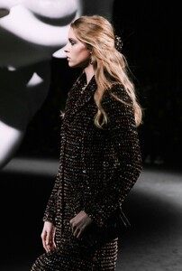 chanelfw23d3.thumb.jpg.d27d942c53eaa3dcd7f7636b72739378.jpg