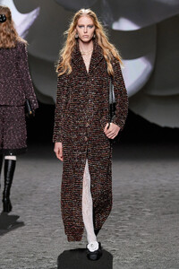 chanelfw23r1.thumb.jpg.64e2a722481bc43eb8d6ad9c6e7fe511.jpg