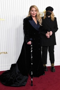 christina-applegate-2023-screen-actors-guild-awards-in-los-angeles-3.jpg