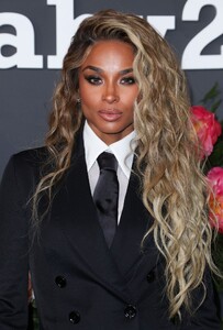 ciara-baby2baby-gala-2022-3.jpg