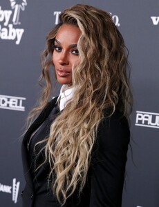 ciara-baby2baby-gala-2022-5.jpg