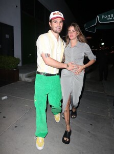 clara-berry-at-carter-gregory-s-birthday-party-in-west-hollywood-06-20-2021-0.thumb.jpg.32d93b2395c0a96f2ec5361c84b105a4.jpg