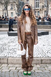 clara-berry-at-miu-miu-womenswear-fall-winter-2023-24-show-at-paris-fashion-week-03-07-2023-5.jpg
