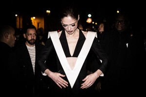 coco-rocha-arrives-at-jean-paul-gaultier-haute-couture-spring-summer-2023-show-at-paris-fashion-week-01-25-2023-4.jpg