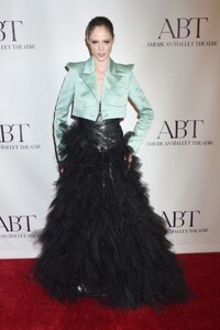 coco-rocha-at-american-ballet-theatre-fall-gala-in-new-york-10-27-2022-0.jpg