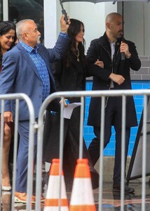 courteney-cox-arrives-at-her-hollywood-walk-of-fame-star-ceremony-in-hollywood-02-27-2023-2.jpg