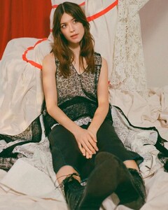 daisyejonescom_photoshoots_002.jpg