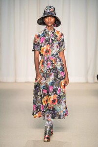 defile-adam-lippes-printemps-ete-2022-new-york-look-20.thumb.jpg.660efd827972bb64519d3b27c9abf554.jpg