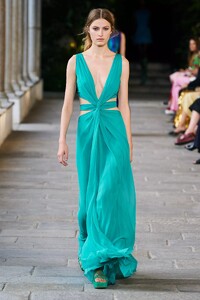 defile-alberta-ferretti-printemps-ete-2022-milan-look-39.thumb.jpg.f2c51f2d019882e77b4e00dd2a5410f9.jpg