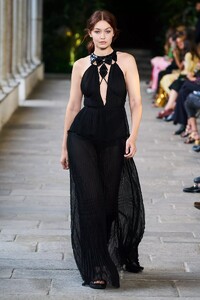 defile-alberta-ferretti-printemps-ete-2022-milan-look-51.thumb.jpg.7b1a8e4bd6aca2af2efc18d8adac0f0b.jpg