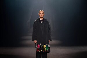 defile-az-factory-printemps-ete-2022-paris-look-76.thumb.jpg.a028b36e7ee845e52f4c0ff592cbb89b.jpg