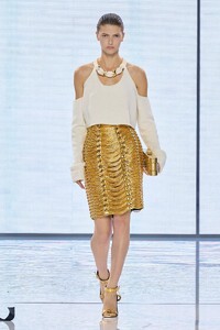 defile-balmain-printemps-ete-2022-paris-look-92.thumb.jpg.690034a5a41e64b68d3731c4ac20bfa5.jpg