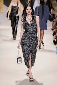 defile-chanel-printemps-ete-2022-paris-look-58.thumb.jpg.a9d70565cff18b69389b8f6259a10ef6.jpg