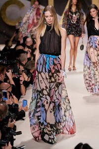 defile-chanel-printemps-ete-2022-paris-look-66.thumb.jpg.0e0aafb9f253bab75e8d9bf45a54a759.jpg