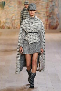 defile-christian-dior-automne-hiver-2021-2022-paris-look-18.thumb.jpg.ab121af3f6cb2a15a4e6e1291609173c.jpg