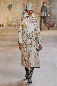 defile-christian-dior-automne-hiver-2021-2022-paris-look-37.thumb.jpg.055b130f4c15b70e4cd319aa7e70b7ce.jpg