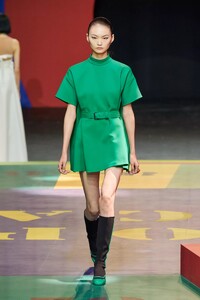 defile-christian-dior-printemps-ete-2022-paris-look-59.thumb.jpg.17cc33d66771972dcb3b472b49710892.jpg