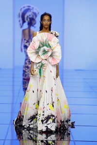 defile-del-core-printemps-ete-2022-milan-look-40.thumb.jpg.fe04da82e0d86c6cf29b82acb6c1c320.jpg