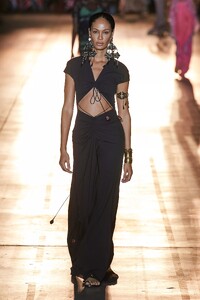 defile-etro-printemps-ete-2022-milan-look-36.thumb.jpg.18a1d0c7cd399c32562ccb73eafdc9b2.jpg
