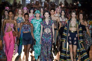 defile-etro-printemps-ete-2022-milan-look-47.thumb.jpg.de0e94e6c17d0f0f934339c8aa47b5b2.jpg