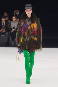 defile-givenchy-printemps-ete-2022-paris-look-51.thumb.jpg.87755f6a678122ae617b6a3c727a472b.jpg