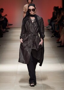 defile-salvatore-ferragamo-printemps-ete-2022-milan-look-31.thumb.jpg.543f38d85ea94cf56dc7c24805b0c87b.jpg