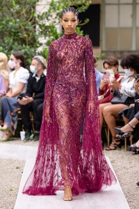 defile-zuhair-murad-automne-hiver-2021-2022-paris-look-41.thumb.jpg.0a8d9c2aa04dd74cc03f573062e6bf94.jpg
