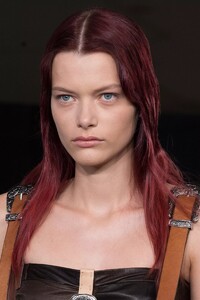detail-defile-acne-studios-printemps-ete-2022-paris-detail-48.thumb.jpg.94e72e99bd69f0658c3cf3d28bc48136.jpg