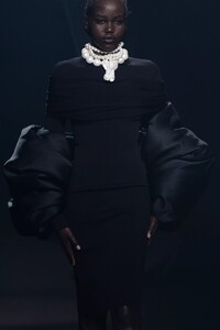 detail-defile-az-factory-printemps-ete-2022-paris-detail-1.thumb.jpg.02c3175288bf57f6f5edcce8832719cf.jpg