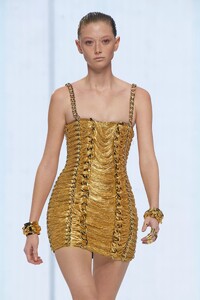 detail-defile-balmain-printemps-ete-2022-paris-detail-201.thumb.jpg.33274f863c51d8deabbd9c354b646f3c.jpg