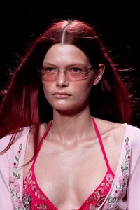 detail-defile-blumarine-printemps-ete-2022-milan-detail-165.thumb.jpg.6efb989a386e14176440ef5d1d9c8173.jpg