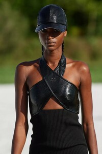 detail-defile-courreges-printemps-ete-2022-paris-detail-57.thumb.jpg.ebb0fd61e65947e95a3a4133f5e19fea.jpg