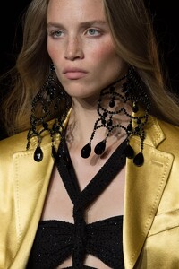 detail-defile-etro-printemps-ete-2022-milan-detail-171.thumb.jpg.2d327460396372a825c722fd6df4027b.jpg