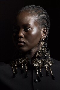 detail-defile-etro-printemps-ete-2022-milan-detail-180.thumb.jpg.6633456a73eb995ec4461e94e0d2626f.jpg