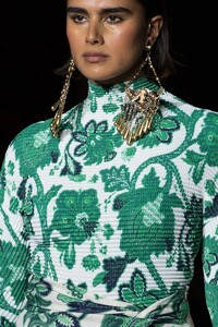 detail-defile-etro-printemps-ete-2022-milan-detail-94.thumb.jpg.9a02081403529e49783555aee1d9eb0a.jpg