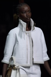detail-defile-fendi-printemps-ete-2022-milan-detail-43.thumb.jpg.18ef61b6565a4534ad6ff39f728ab6d6.jpg