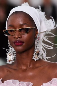 detail-defile-giambattista-valli-printemps-ete-2022-paris-detail-62.thumb.jpg.2d61f9da9a91276f19221101384acab9.jpg