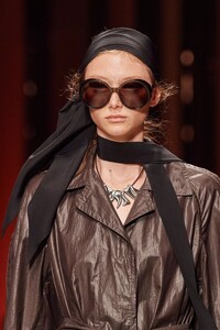 detail-defile-salvatore-ferragamo-printemps-ete-2022-milan-detail-138.thumb.jpg.c99c3f23c0cc43ced9dea7228d4cbaee.jpg