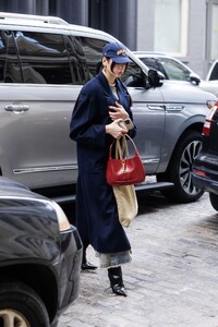 dua-lipa-arrives-at-her-hotel-in-new-york-03-08-2023-5.jpg