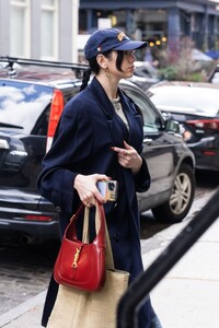 dua-lipa-arrives-at-her-hotel-in-new-york-03-08-2023-6.jpg